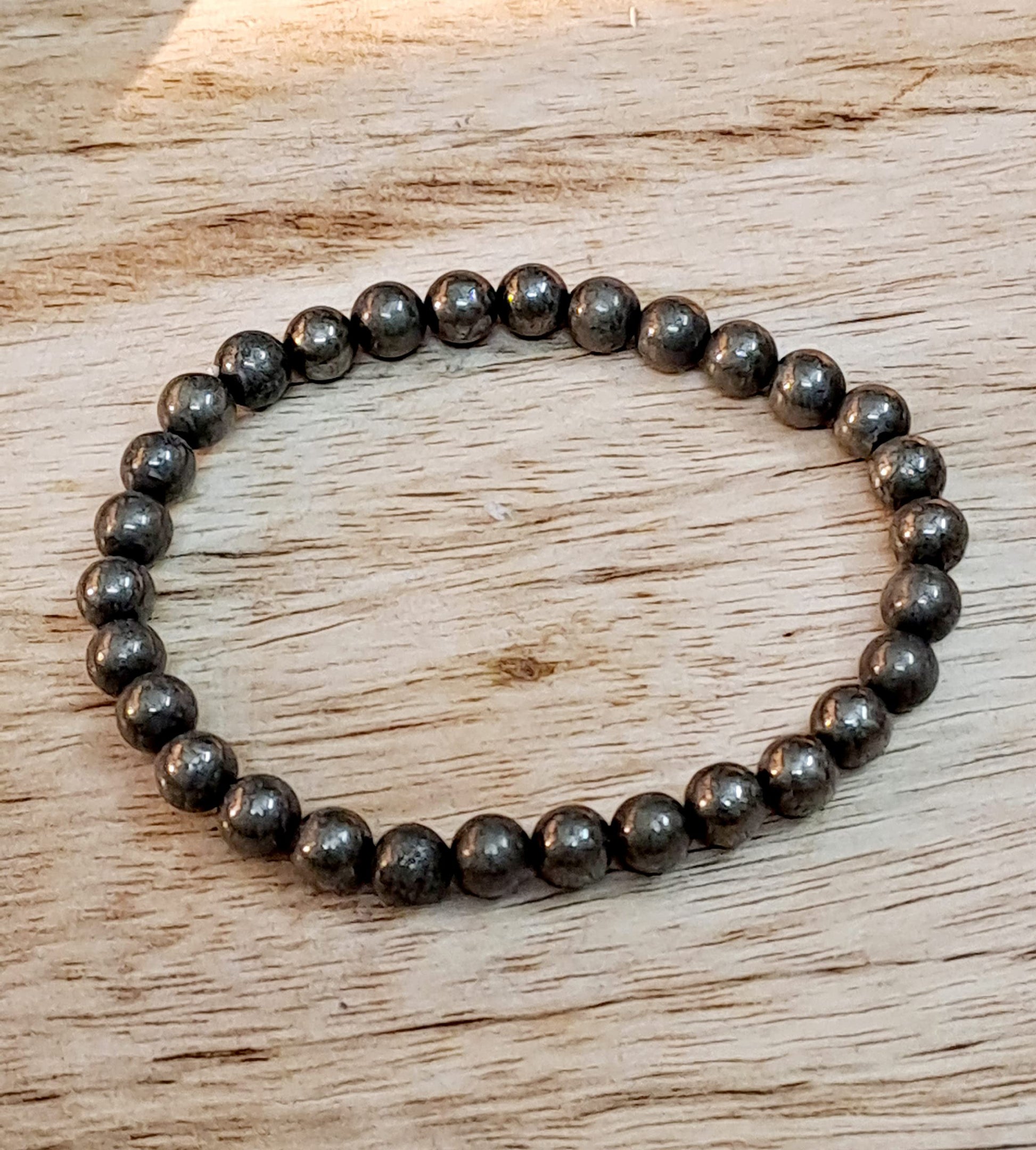 Divinity Crystals 7 Chakra Heart Bracelet - Natural 8 mm Crystal Bracelet for Good Luck, Love, Abundance, Healing, and Meditation for Men and Women