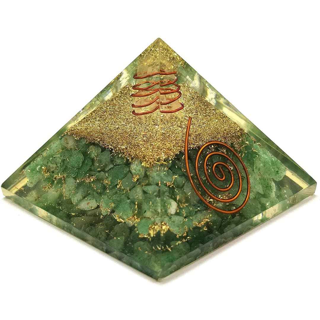 Divinity Crystals Natural Healing Orgone Pyramid Home Decor Vastu for Home Study Table Office Desk Reiki Feng Shui Symbol Crystal Showpieces for Home Decor Education Gifts Green Aventurine