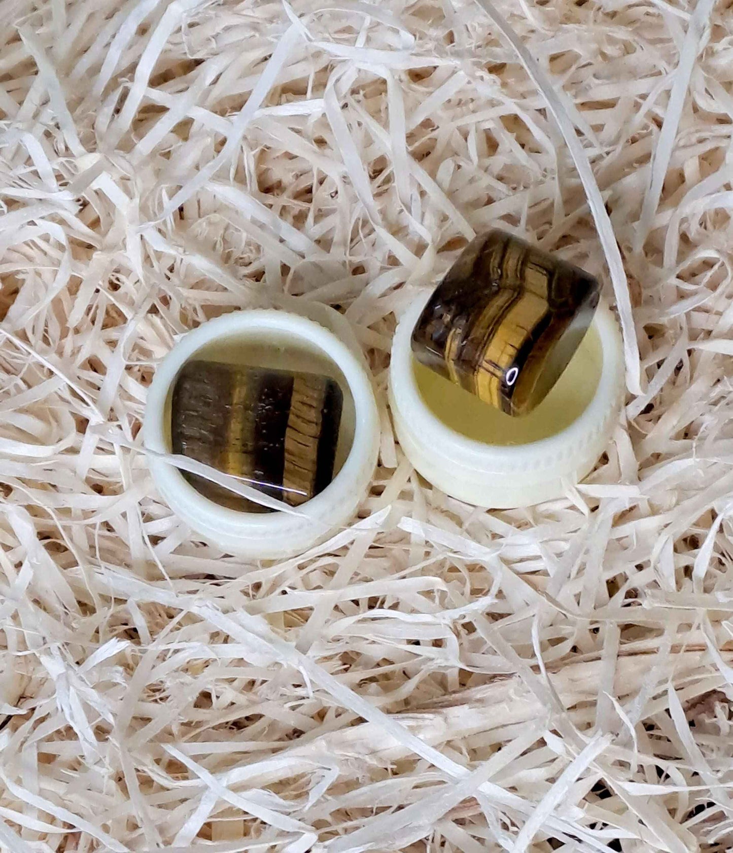 Divinity Crystals Tiger Eye Crystal Tumble Stone - Natural AAA Grade Pebble for Reiki Healing - Single Raw Stone Value Pack